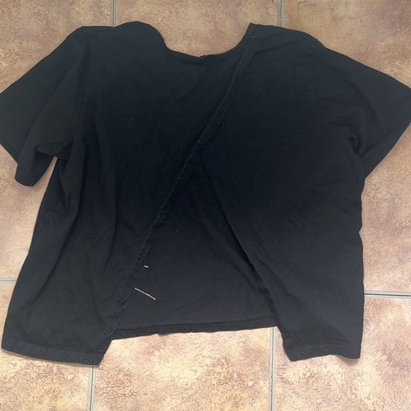 Byegreis ripped tee with open back - Picture 2 of 2